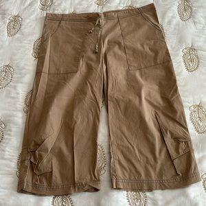 Cropped be present yoga pants